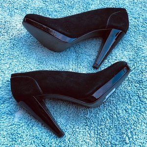 Banana Republic Black Suede Pumps, Size 5, New**
